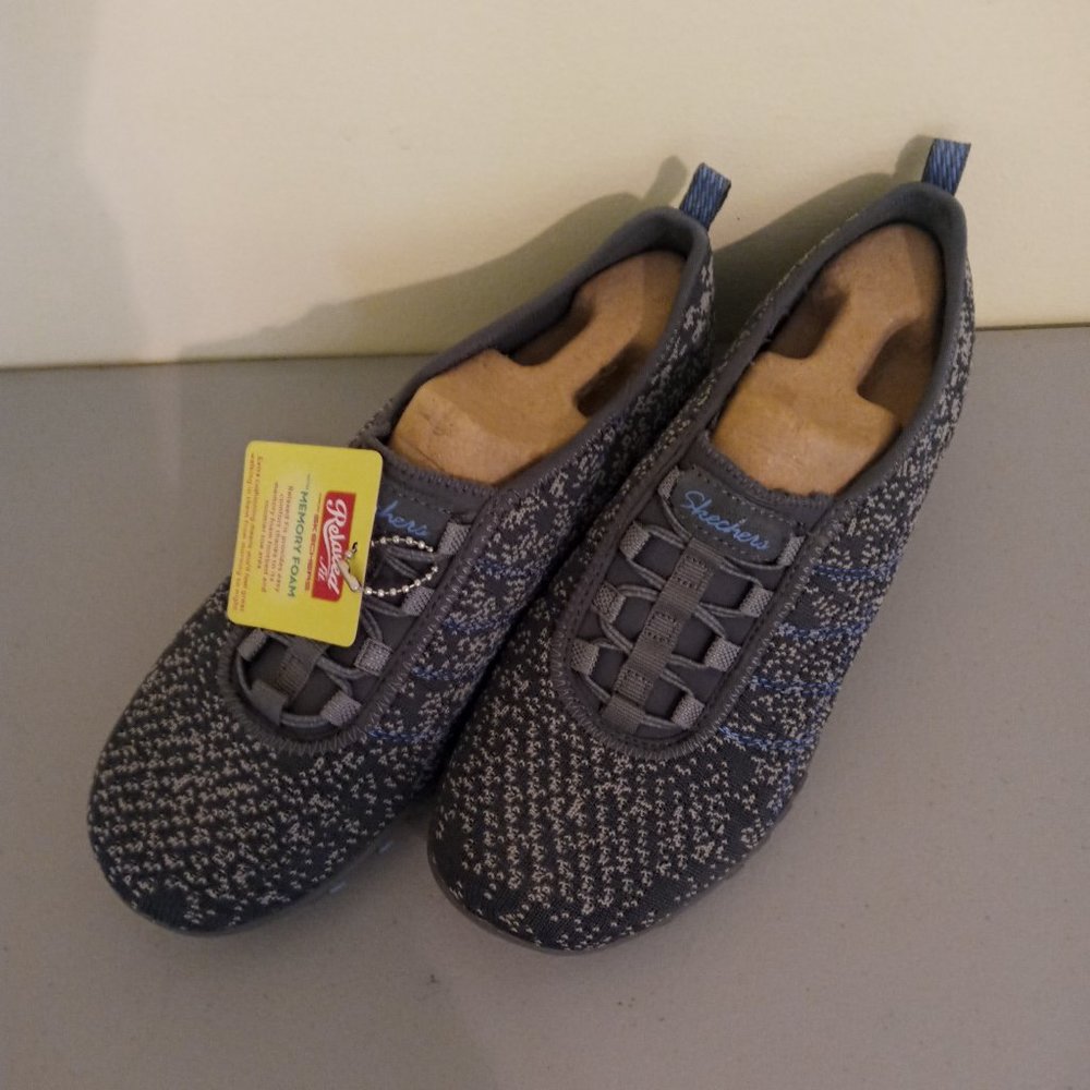Skechers Women's Breathe-Easy Relaxed Fit Slip-On Gray 6.5M NEW without …
